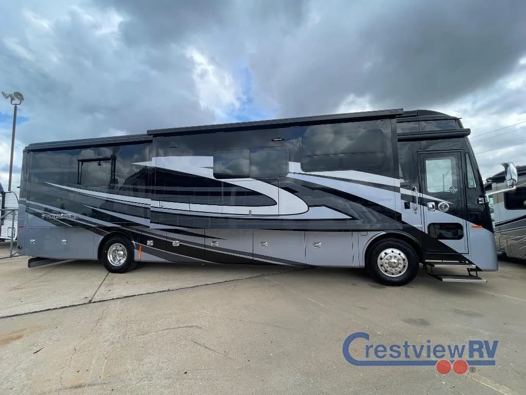 2026 Tiffin Motorhomes Phaeton 40 IH photo 3
