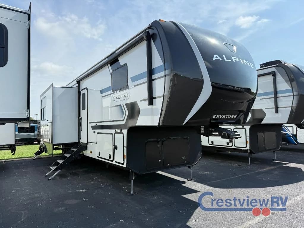 2026 Keystone Alpine Avalanche Edition 380LT photo 3