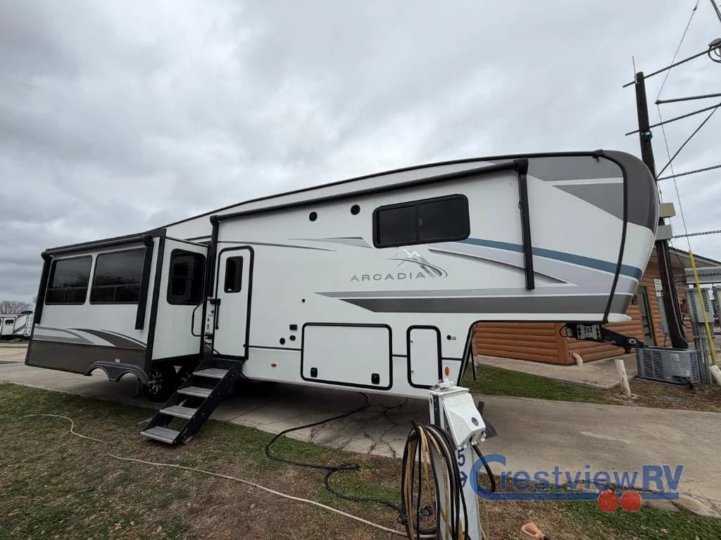 2024 Keystone Arcadia 3260RL photo 3