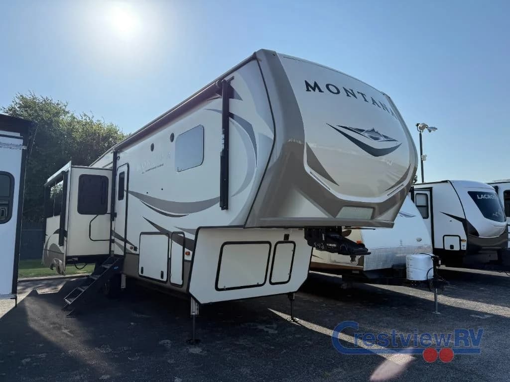 2019 Keystone RV Montana 3120RL photo 2