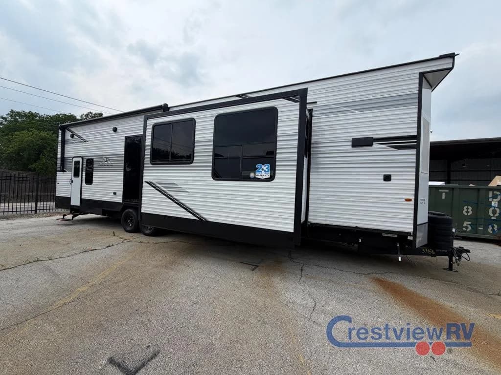 2026 Jayco Jay Flight Bungalow 404LOFT DS photo 3