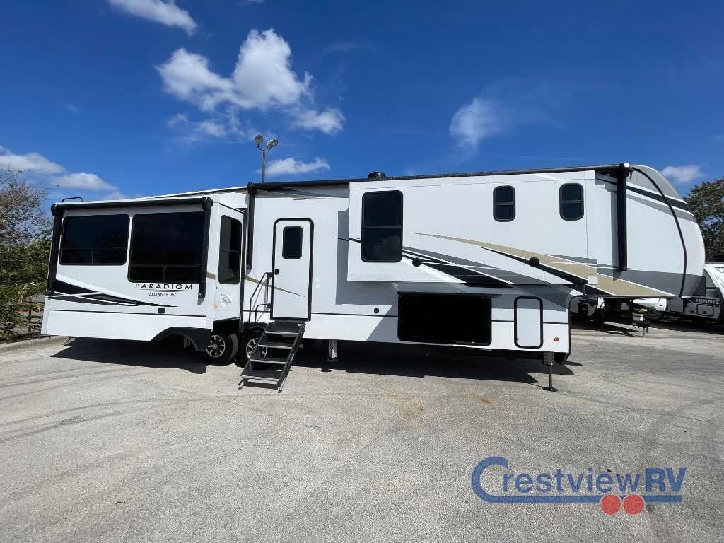 2021 Alliance RV Paradigm 370FB photo 3
