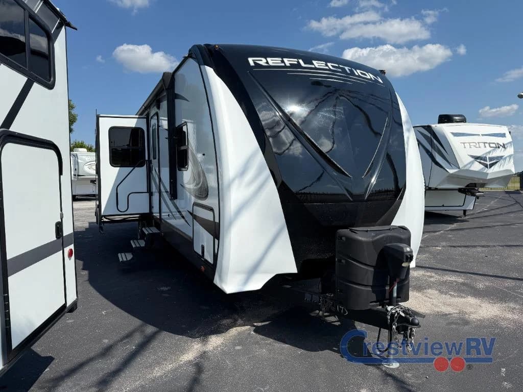 2022 Grand Design Reflection Travel Trailer photo 2