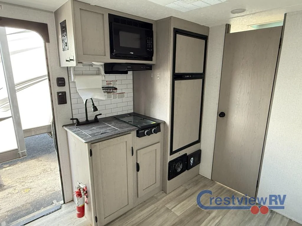 2024 Coachmen Clipper 18FQ photo 10
