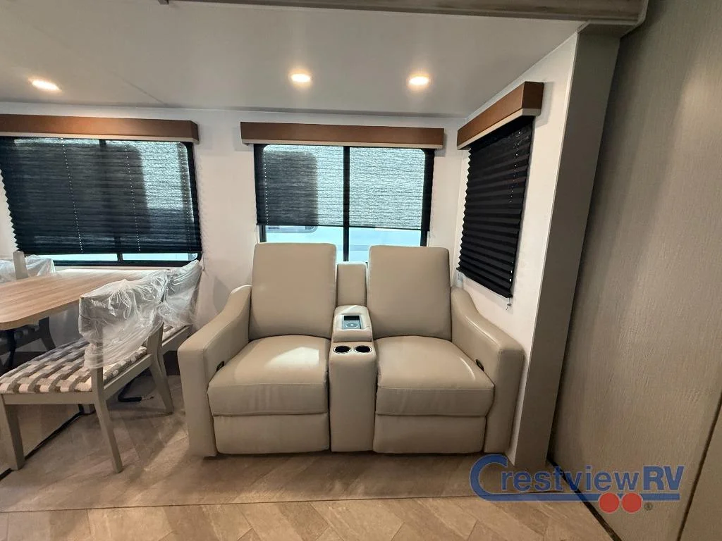 2026 Keystone RV Sprinter 3920DSL photo 8