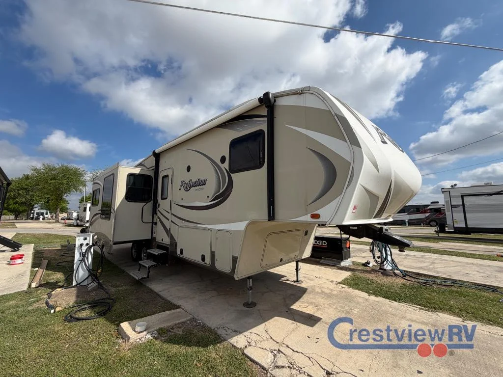 2015 Grand Design Reflection Fifth Wheel photo 4