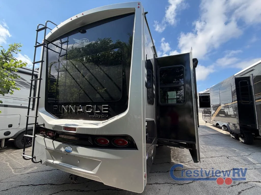 2026 Jayco Pinnacle 36FBTS photo 8