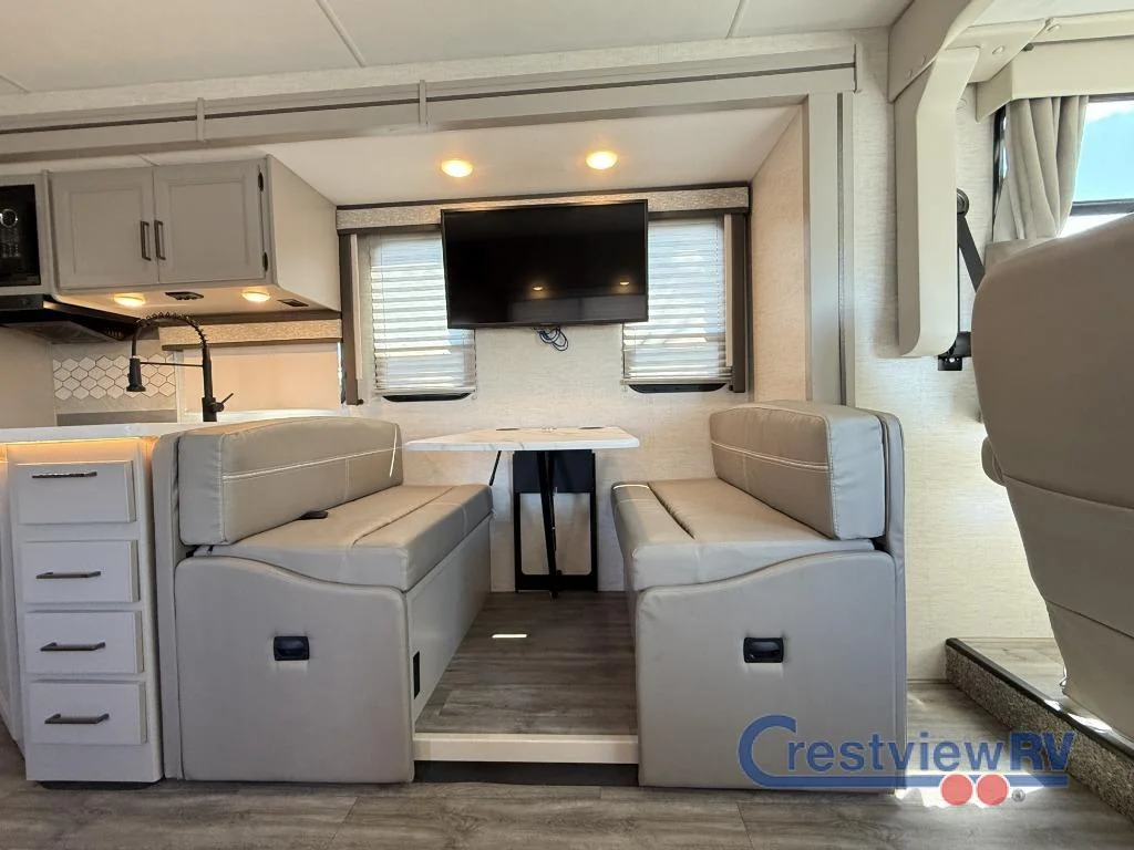 2024 Thor Motor Coach Resonate 32B photo 12