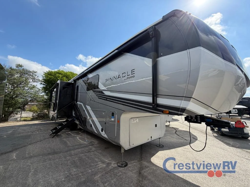 2026 Jayco Pinnacle 36FBTS photo 11