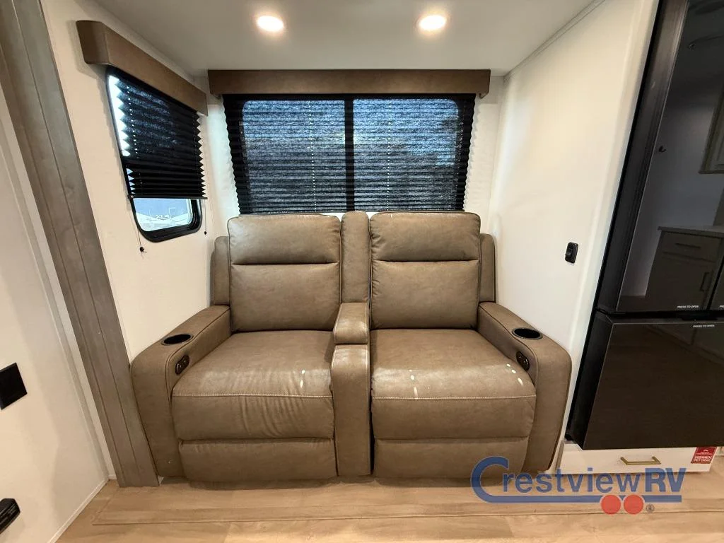 2026 Grand Design Transcend 295QBT photo 9