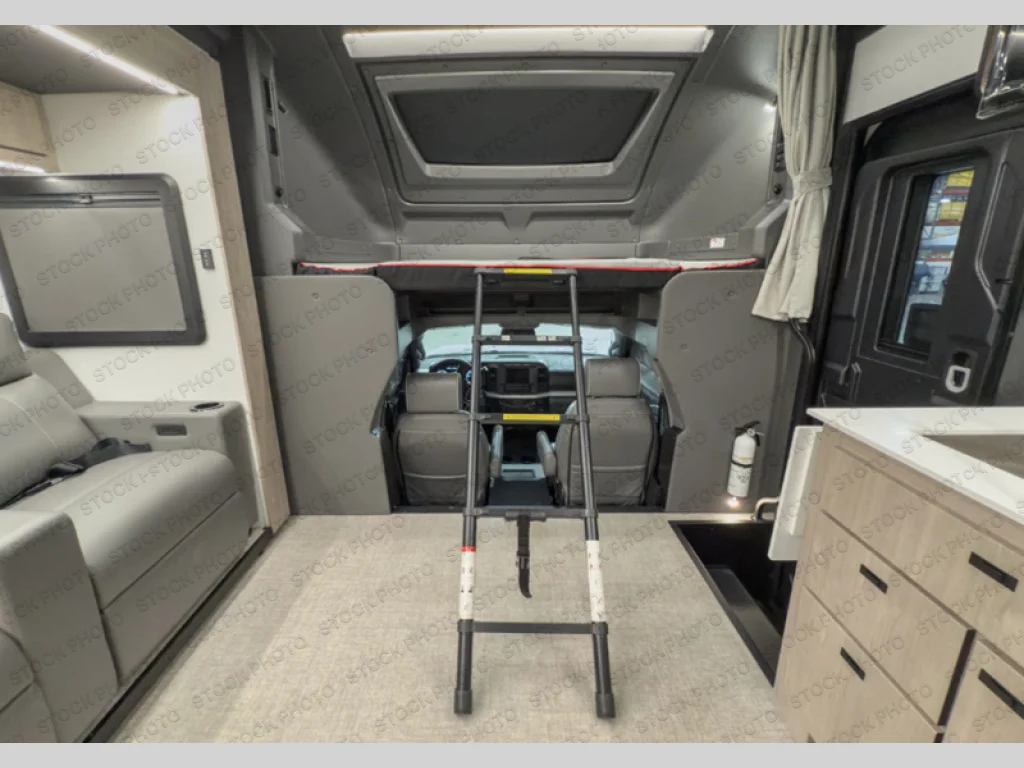 2026 Grand Design Lineage Series F 31ZW photo 5
