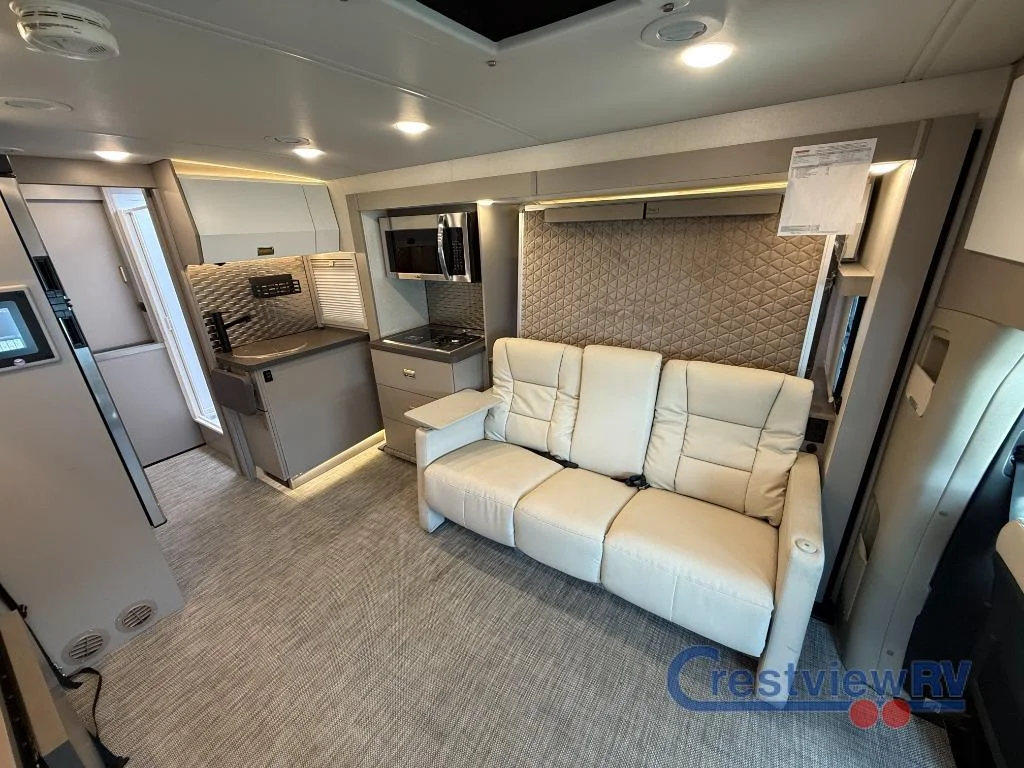 2025 Winnebago Navion 24T photo 5