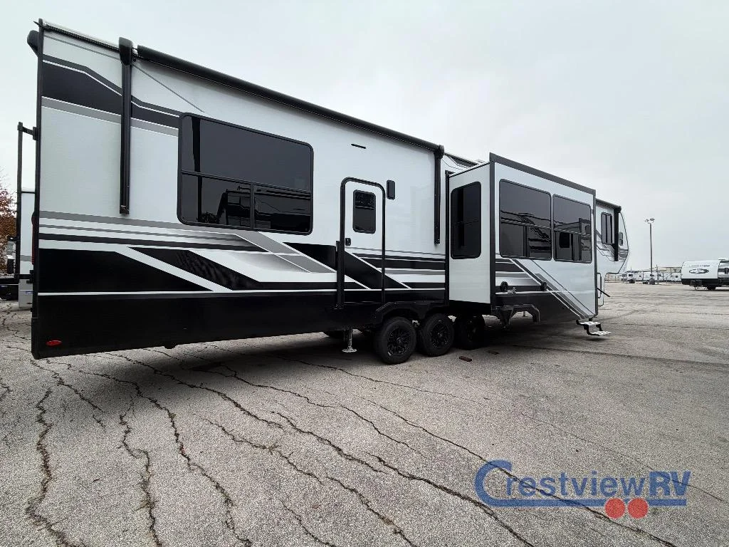 2026 Grand Design Momentum G-Class 394G photo 12