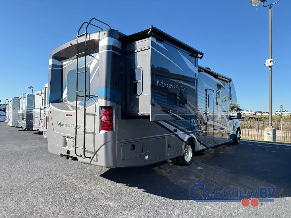 2024 Thor Motor Coach Magnitude XG32 photo 25