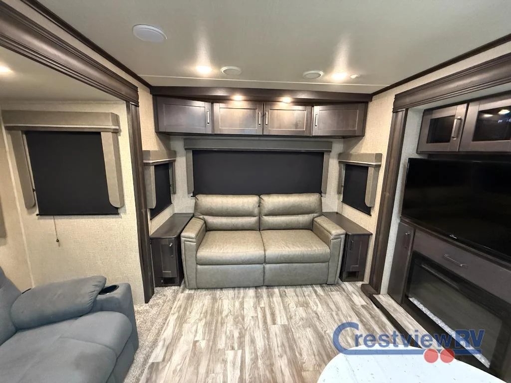 2023 Grand Design Reflection Travel Trailer photo 8