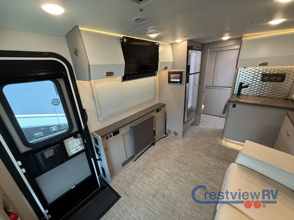 2025 Winnebago Navion 24T photo 6