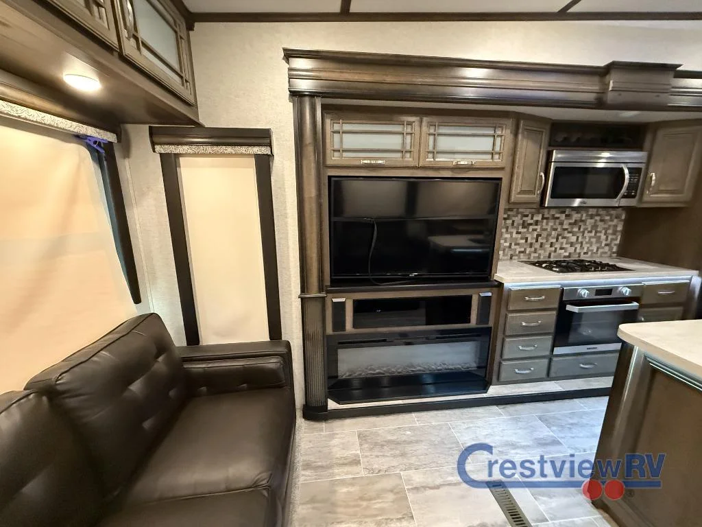 2019 Keystone RV Montana 3120RL photo 10