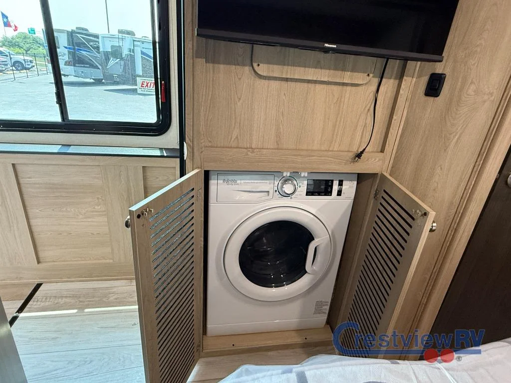 2026 Coachmen Leprechaun 298KB Ford 450 photo 17