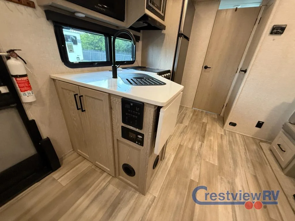 2023 Forest River Rockwood Mini Lite 2507S photo 17