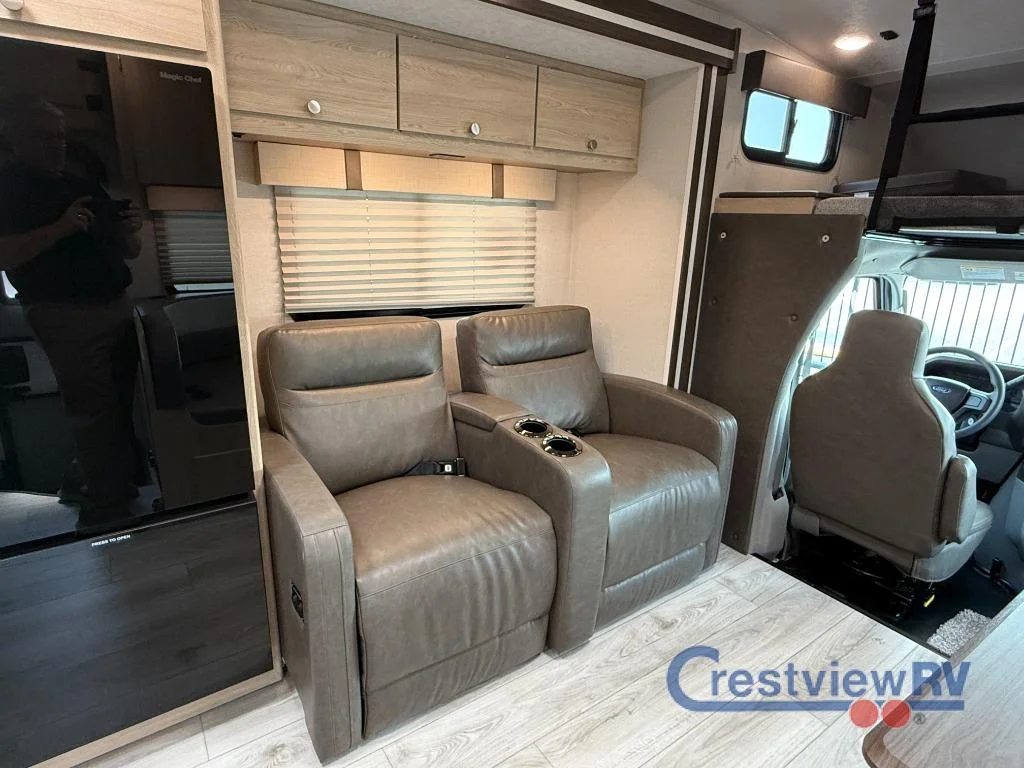 2026 Coachmen Leprechaun 298KB Ford 450 photo 9