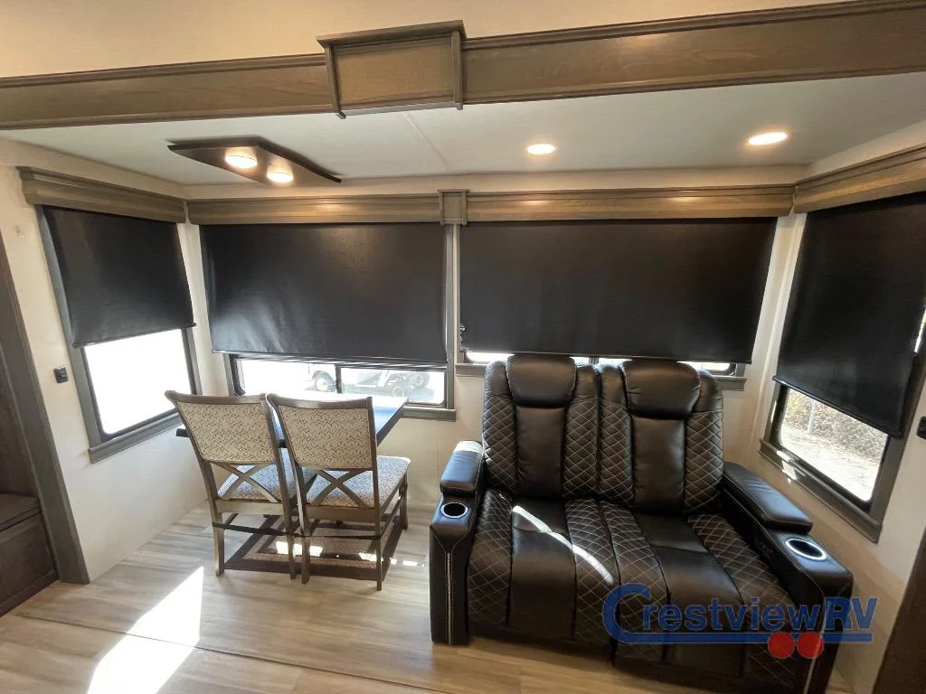 2021 Alliance RV Paradigm 370FB photo 14
