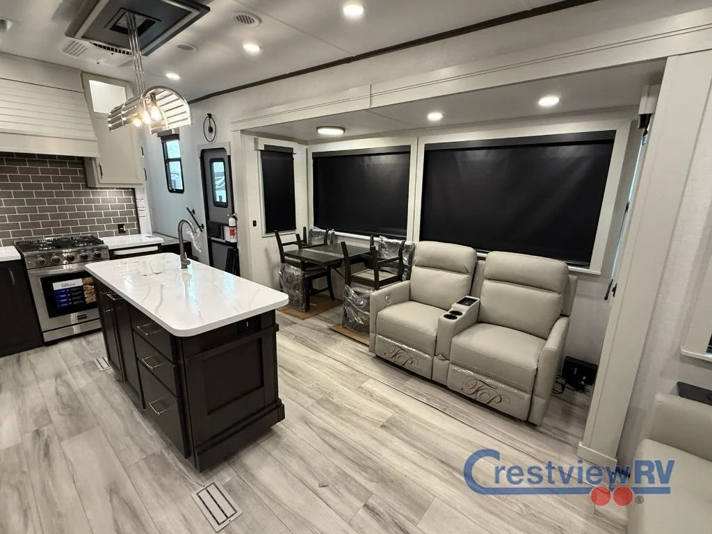 2026 Keystone RV Alpine 3303CK photo 8