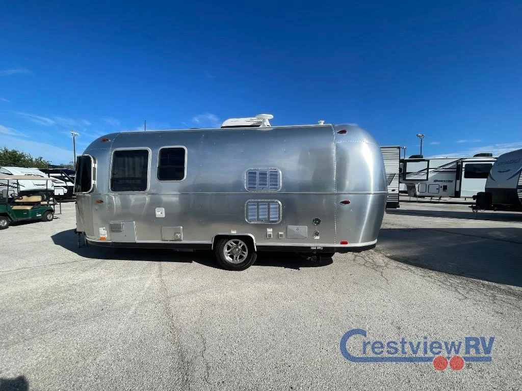 2019 Airstream Sport 22FB photo 6
