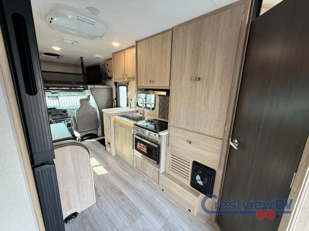 2025 Coachmen Leprechaun 220XG Ford 350 photo 5