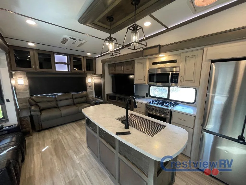 2021 Alliance RV Paradigm 370FB photo 17
