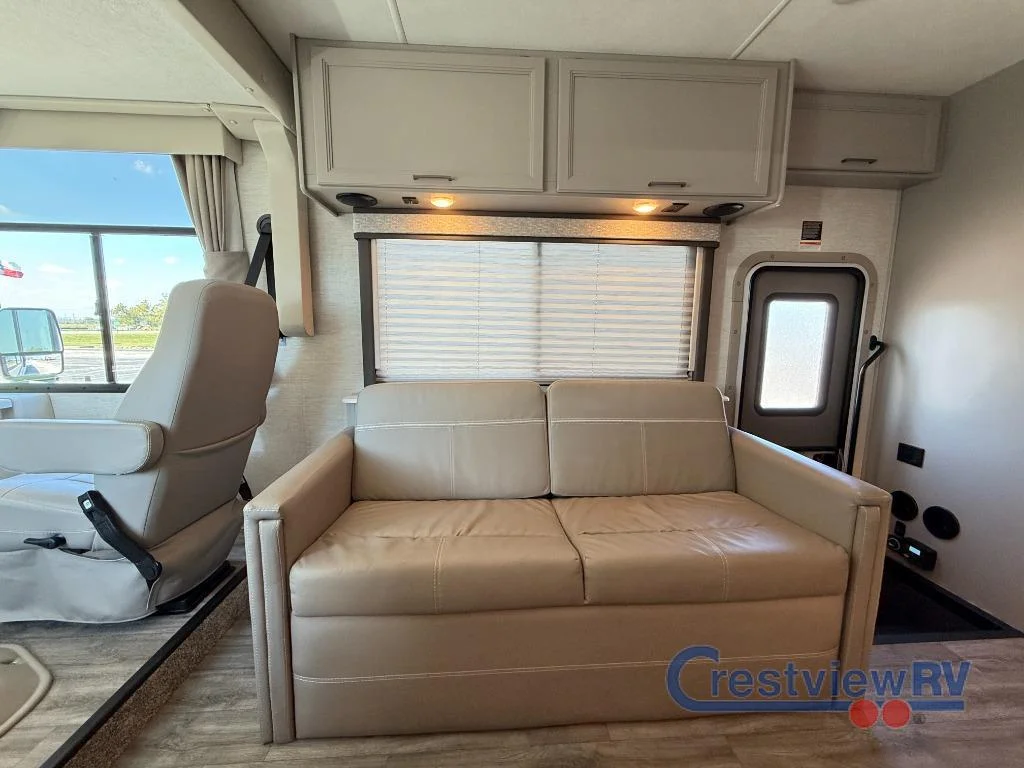 2024 Thor Motor Coach Resonate 32B photo 10
