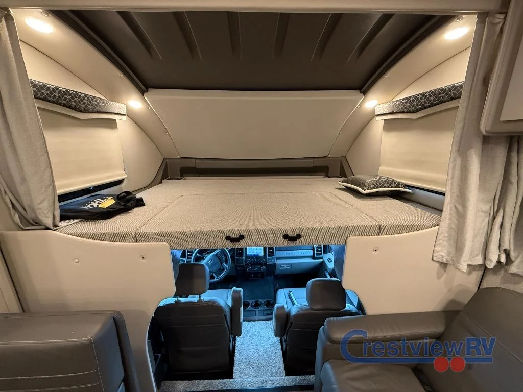 2024 Thor Motor Coach Magnitude XG32 photo 13