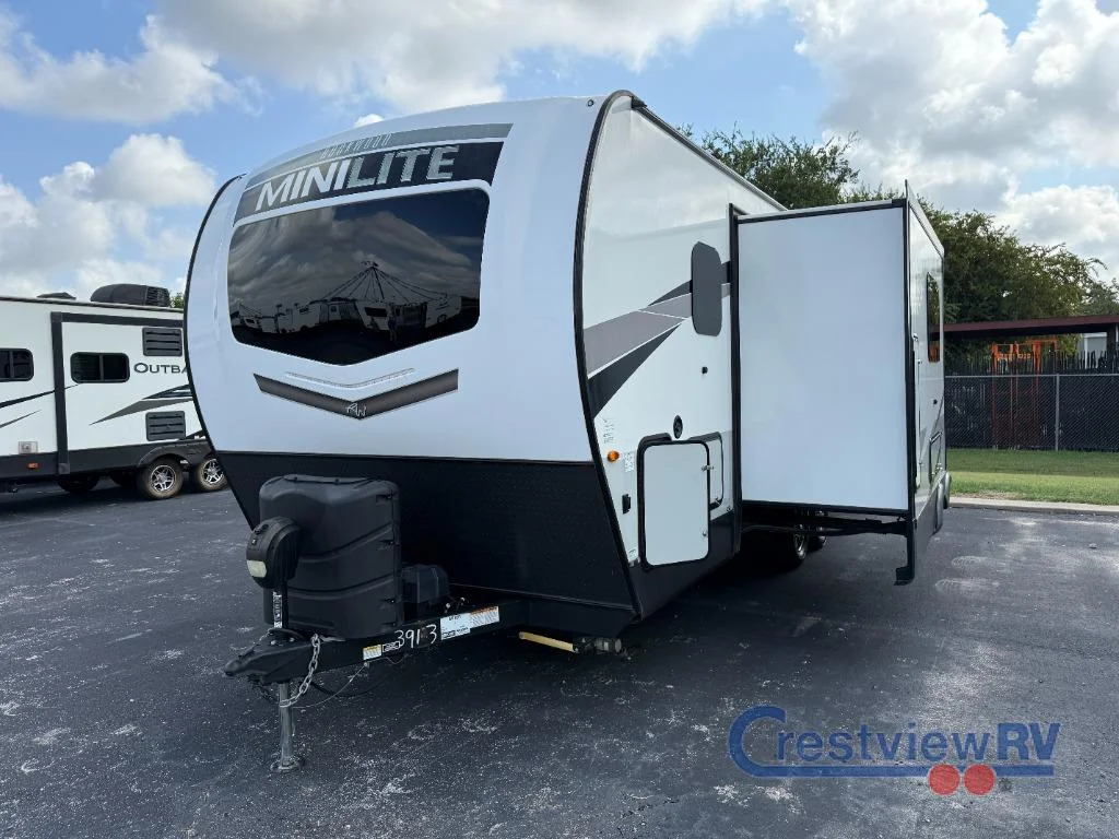 2023 Forest River Rockwood Mini Lite 2507S photo 4
