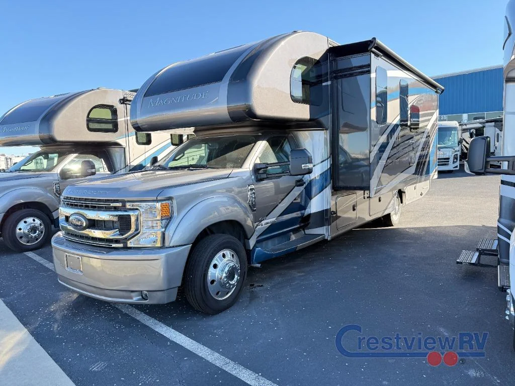 2024 Thor Motor Coach Magnitude XG32 photo 3