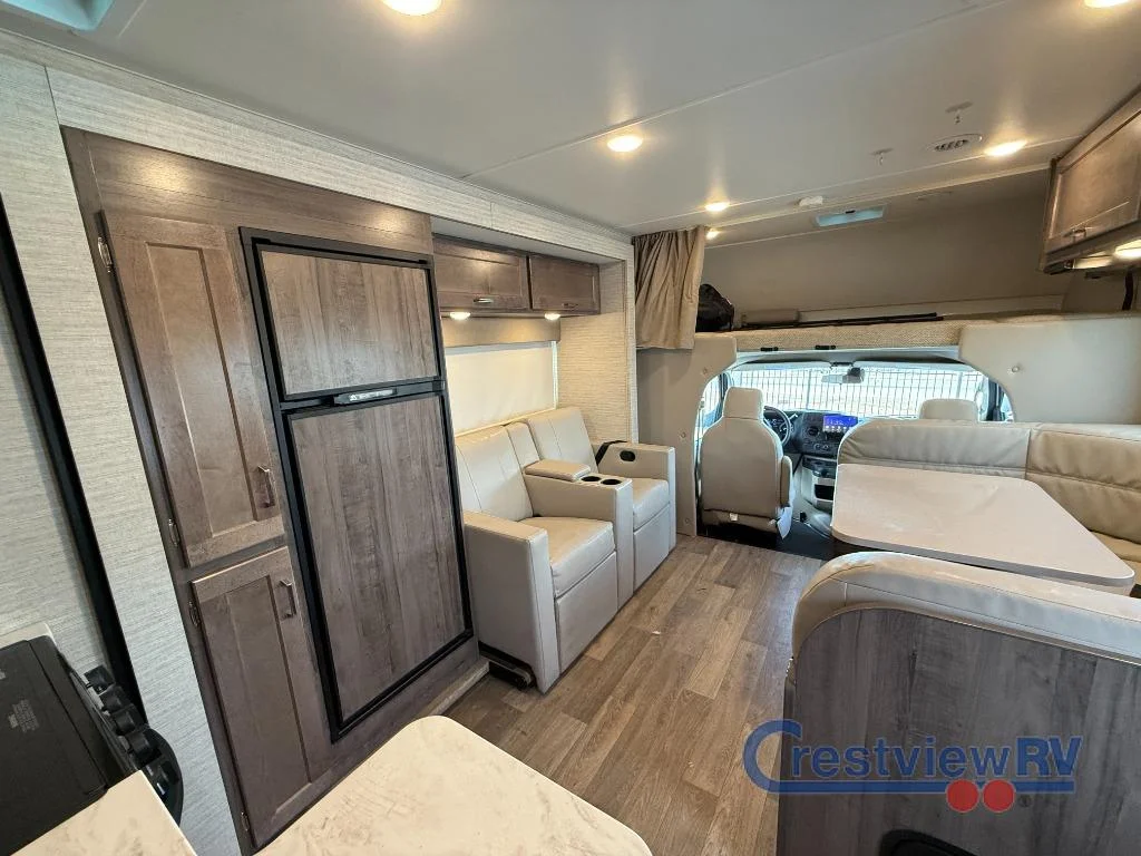 2025 Winnebago Minnie Winnie 26T photo 5