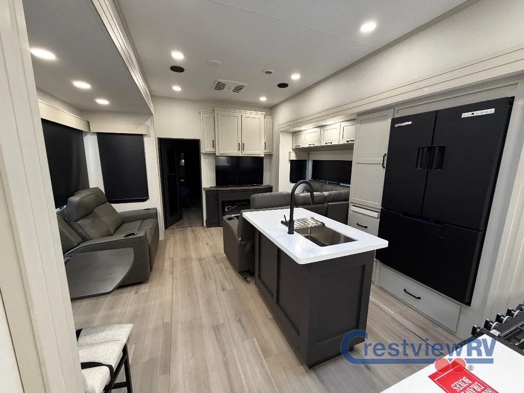 2026 Grand Design Momentum G-Class 394G photo 14