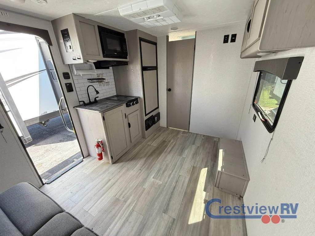 2024 Coachmen Clipper 18FQ photo 6