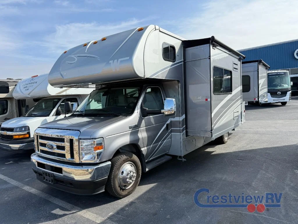 2025 Winnebago Minnie Winnie 26T photo 3