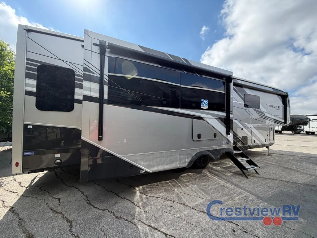 2026 Jayco Pinnacle 36FBTS photo 9