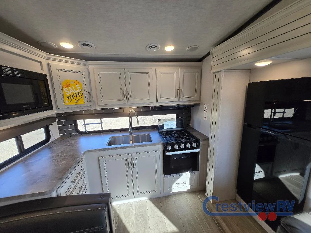 2024 Keystone Cougar Half-Ton 23MLE photo 18