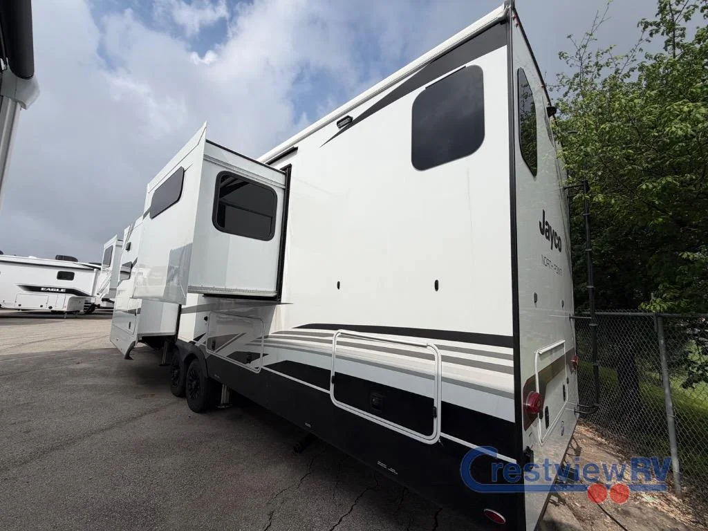 2026 Jayco North Point 382FLRB photo 7