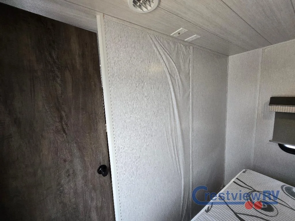 2022 Forest River Wildwood X-Lite 263BHXL photo 25