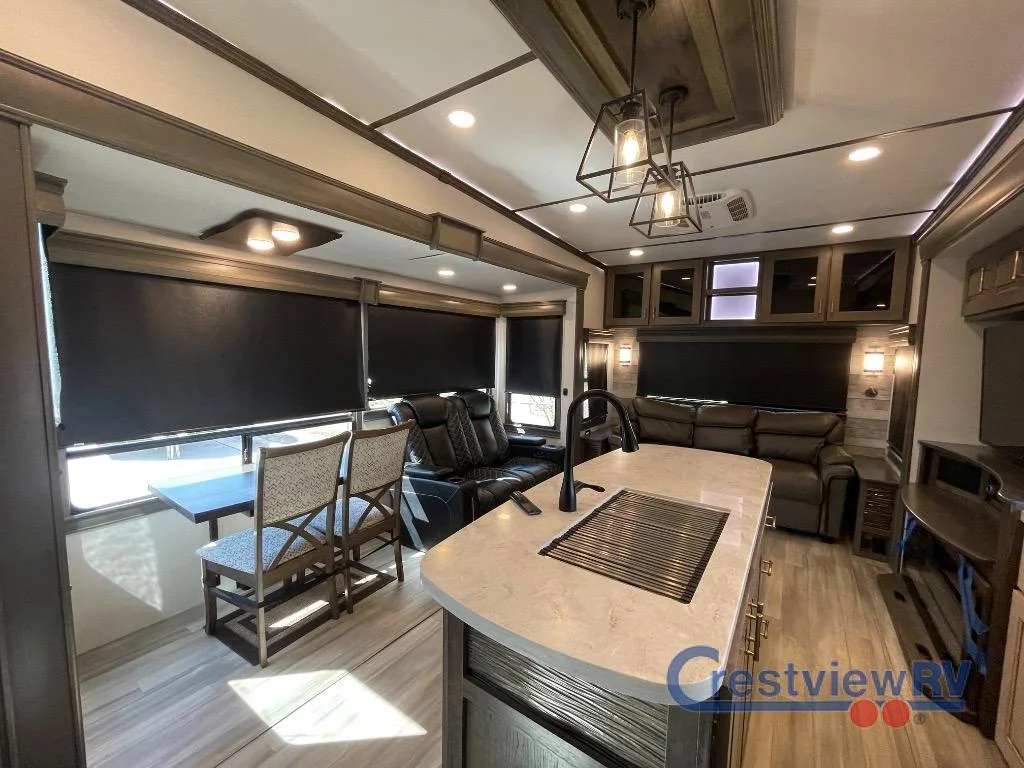 2021 Alliance RV Paradigm 370FB photo 13