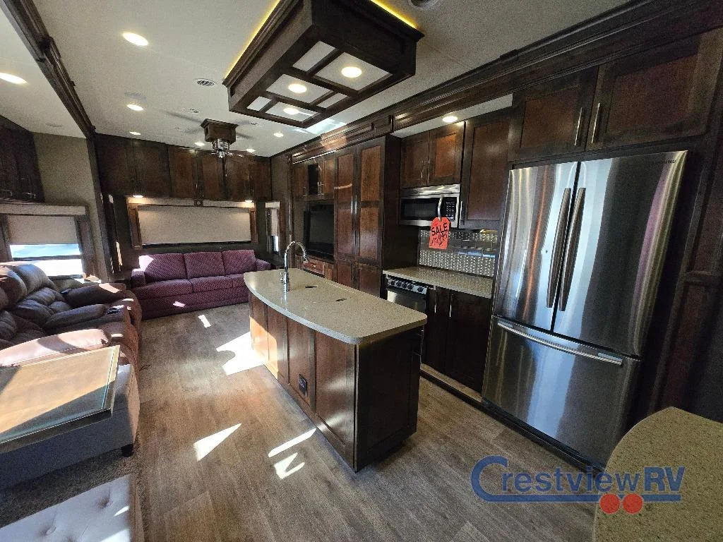 2017 VanLeigh RV Vilano 365RL photo 12