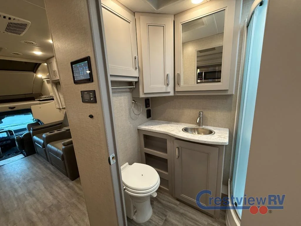 2024 Thor Motor Coach Magnitude XG32 photo 16