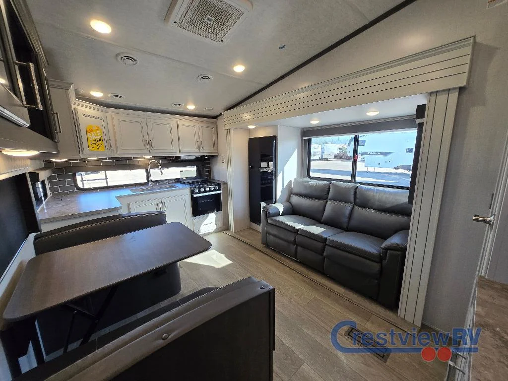 2024 Keystone Cougar Half-Ton 23MLE photo 16