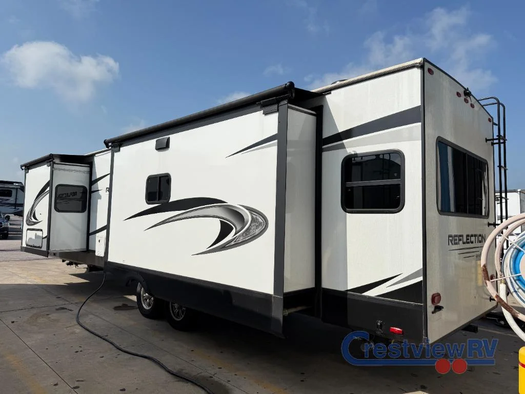2023 Grand Design Reflection Travel Trailer photo 24