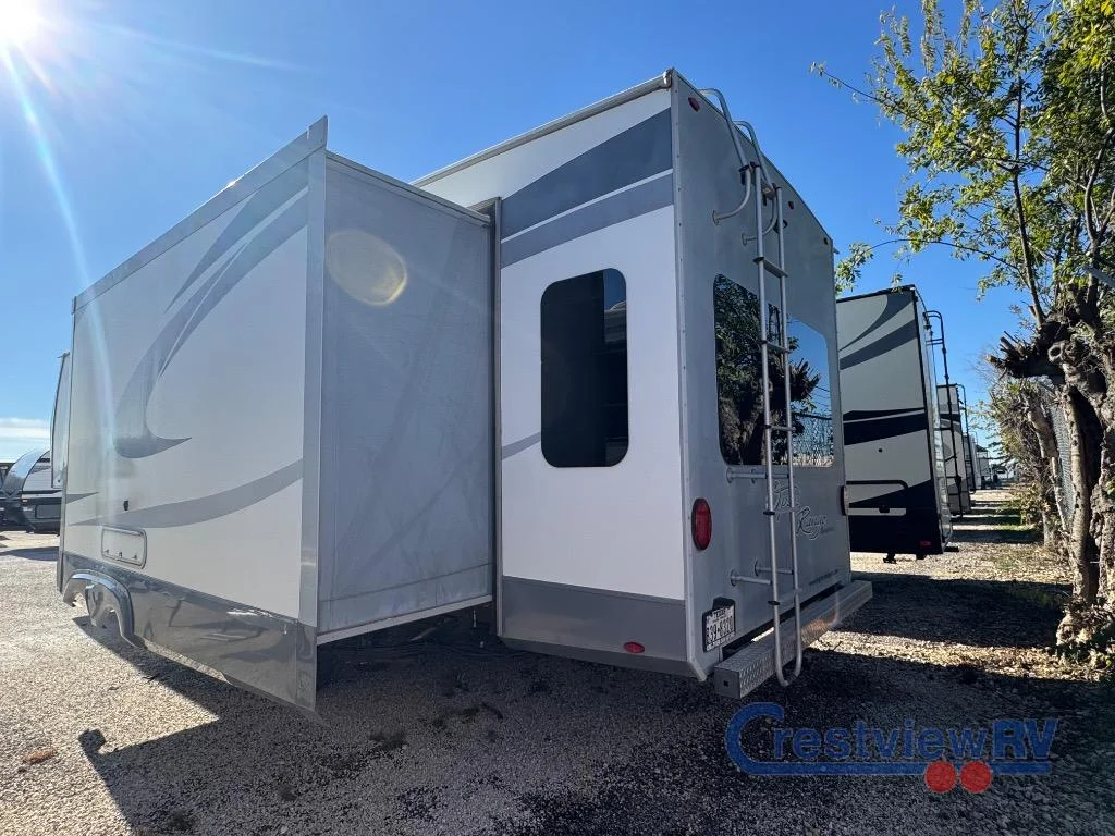 2017 Highland Ridge RV Open Range Roamer RF348RLS photo 4