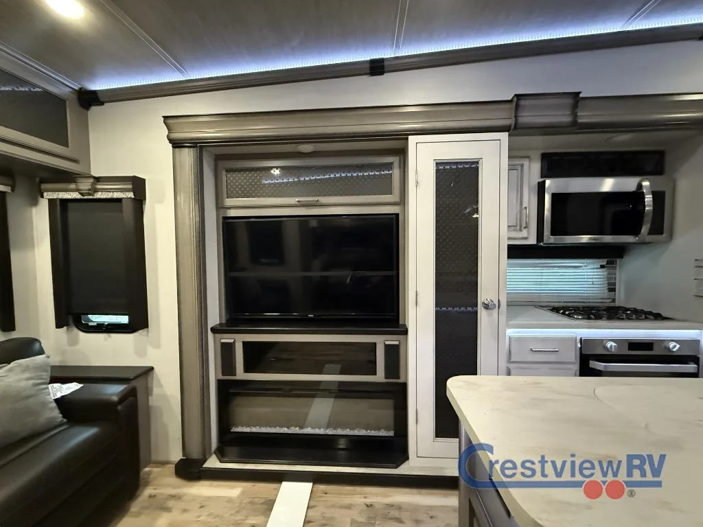 2020 Keystone Montana 3813MS photo 10