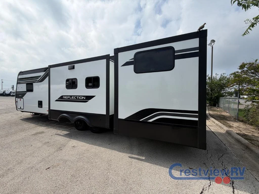 2026 Grand Design Reflection Travel Trailer photo 8