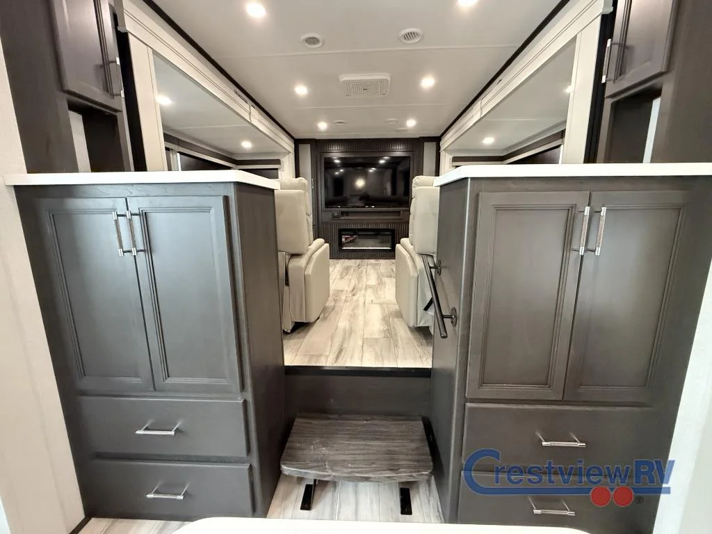 2026 Keystone RV Alpine Avalanche Edition 381DL photo 16